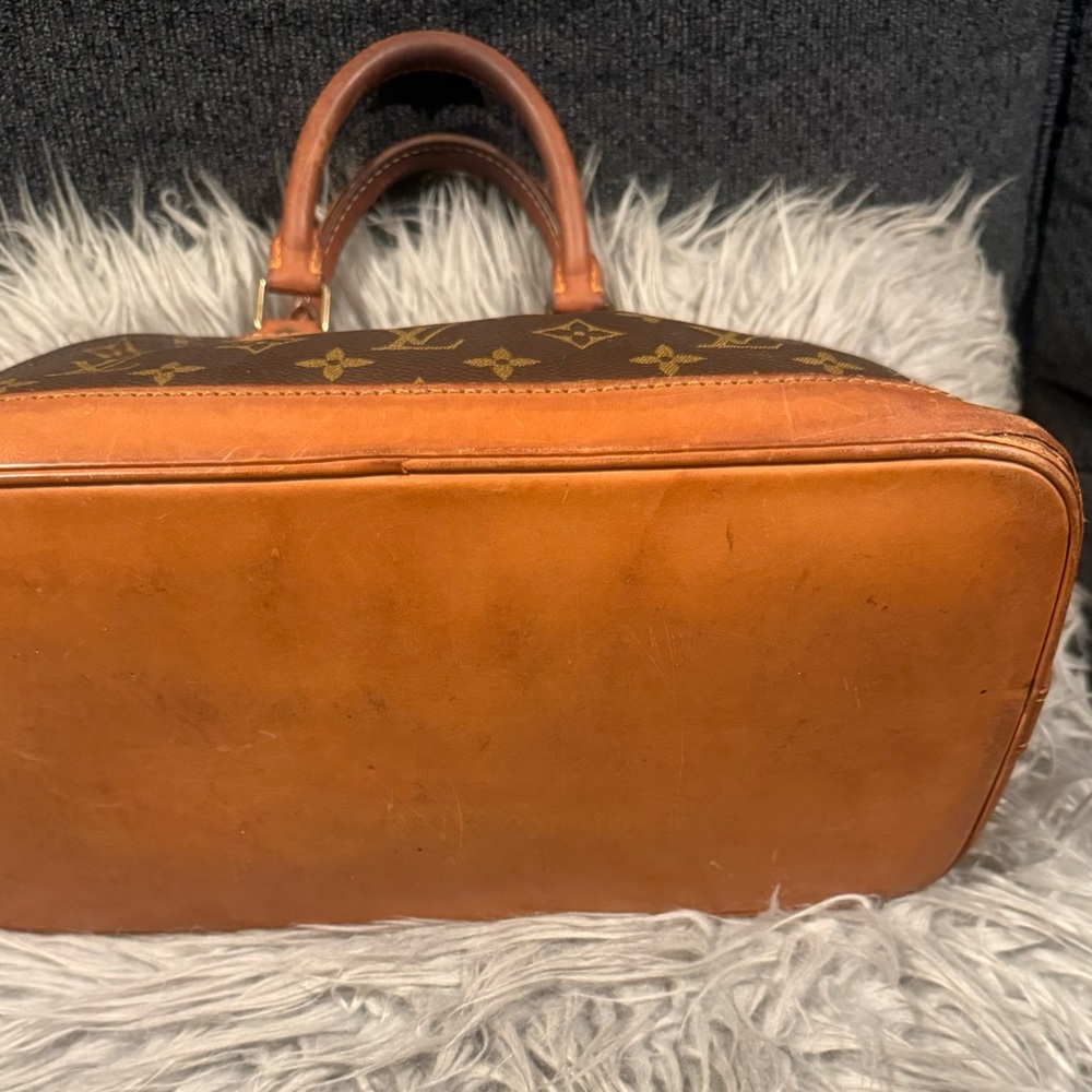 Louis Vuitton Brown Monogram Handbag - Picture 10 of 10